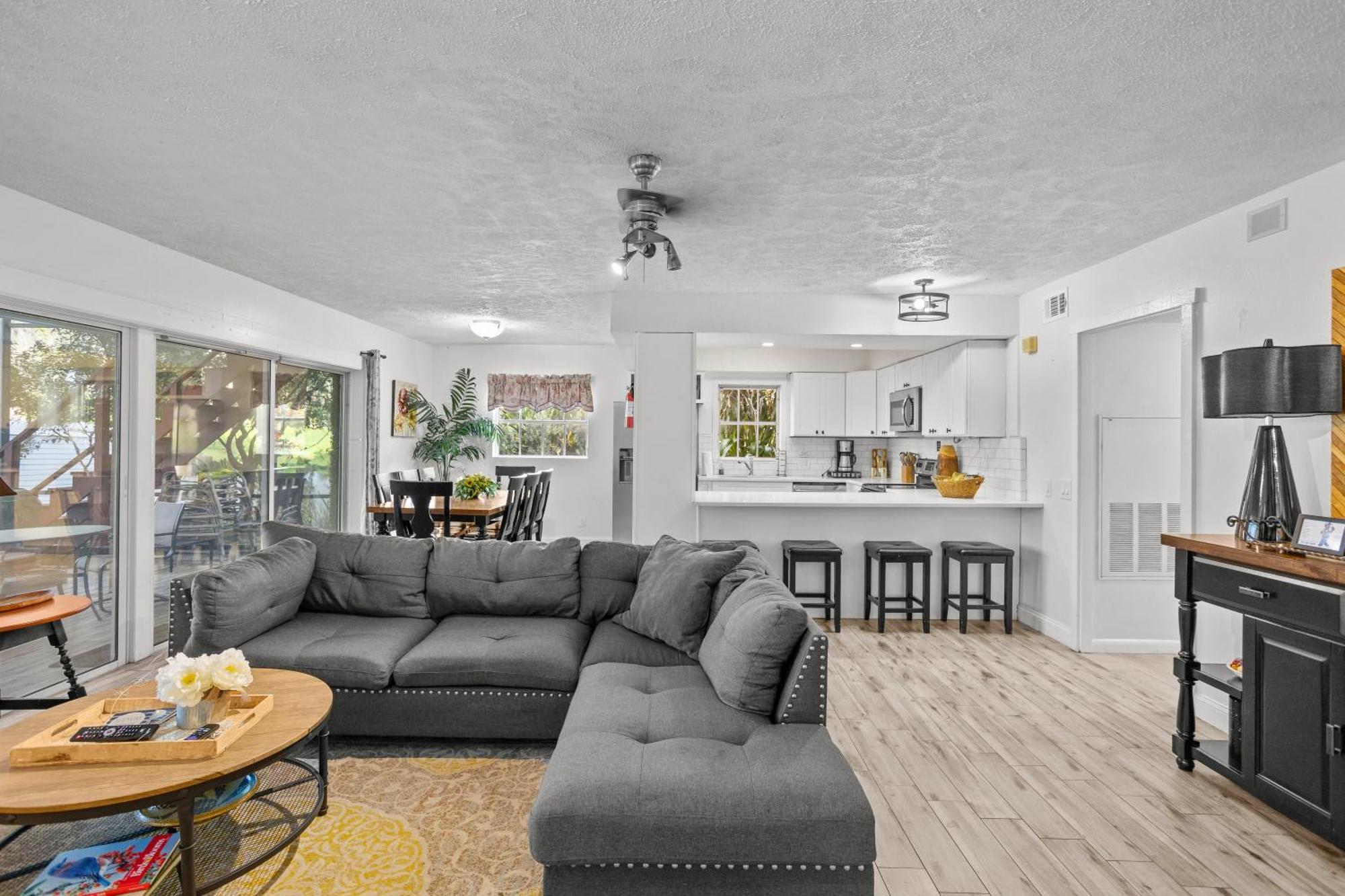 Spacious Lakefront House With Pool, Hottub, & Boating 奥兰多 外观 照片